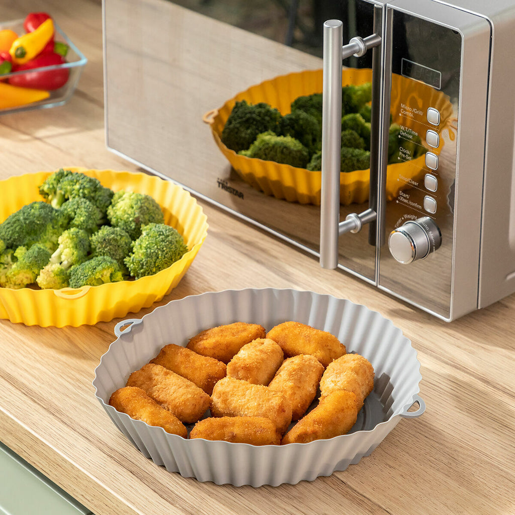Set of 4 Silicone Baskets with Handles for Air Fryer and 2 Kitchen Brushes InnovaGoods