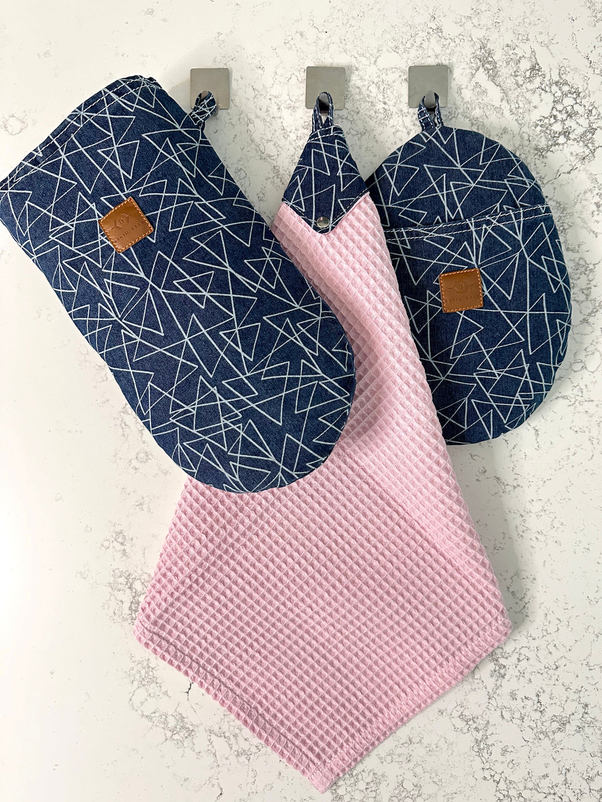 Kitchen Textile Set – Oven Mitt, Pot Holder & Hand Towels