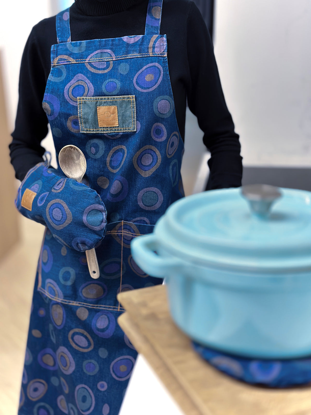 Denim Kitchen Bundle – Apron, Tray, Oven Glove & Towels