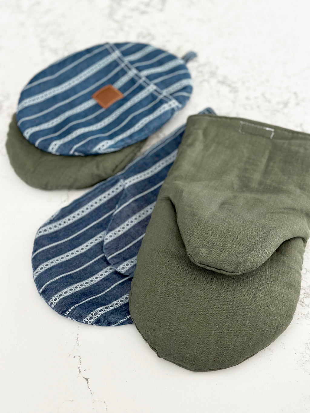 Linen & Denim Kitchen Set – Apron, Oven Mitt, Pot Holder & Towels