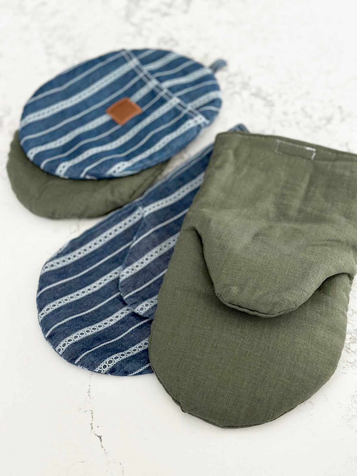 Linen & Denim Kitchen Set – Apron, Oven Mitt, Pot Holder & Towels
