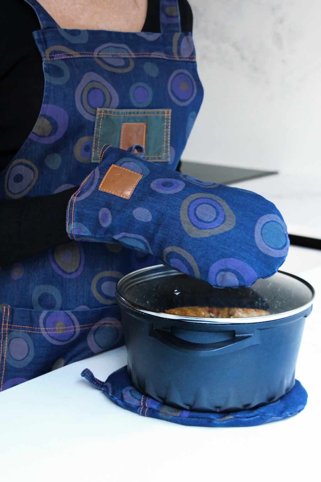 Denim Kitchen Bundle – Apron, Tray, Oven Glove & Towels