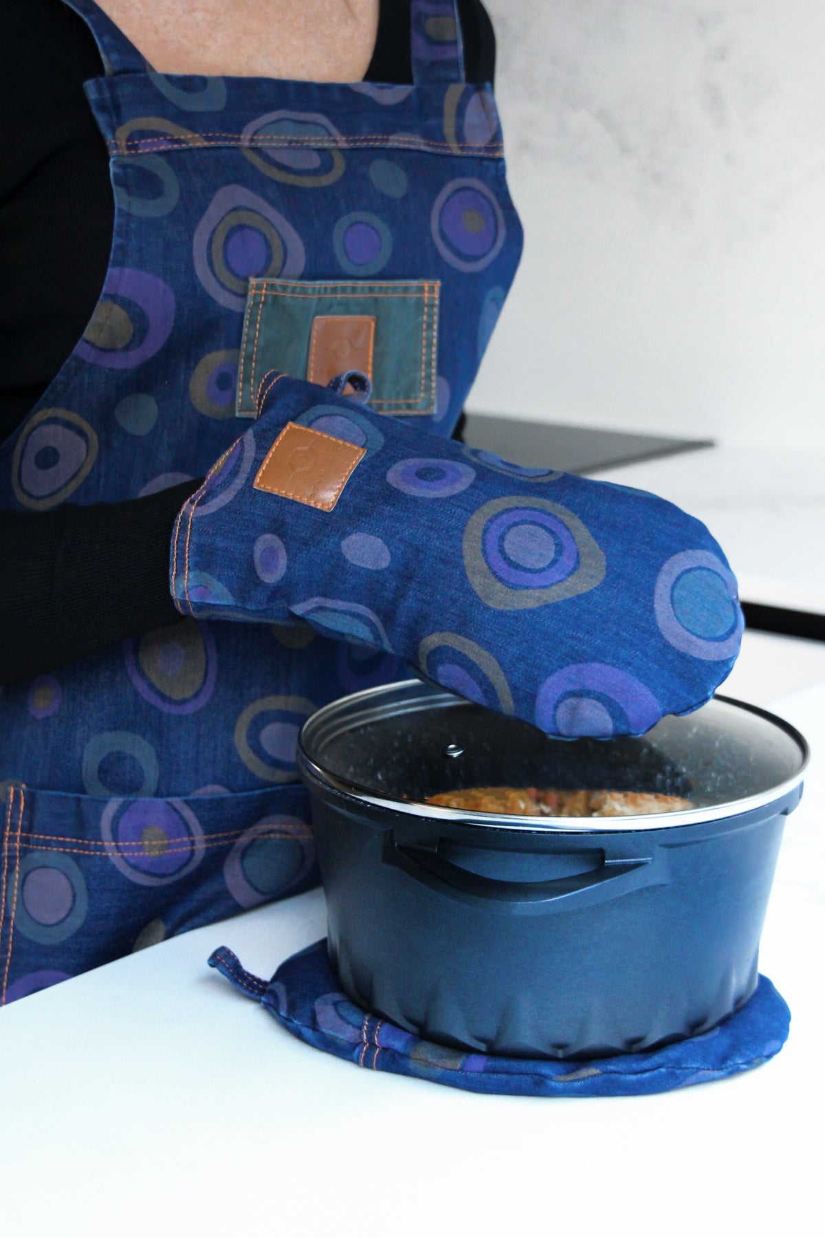 Denim Kitchen Bundle – Apron, Tray, Oven Glove & Towels
