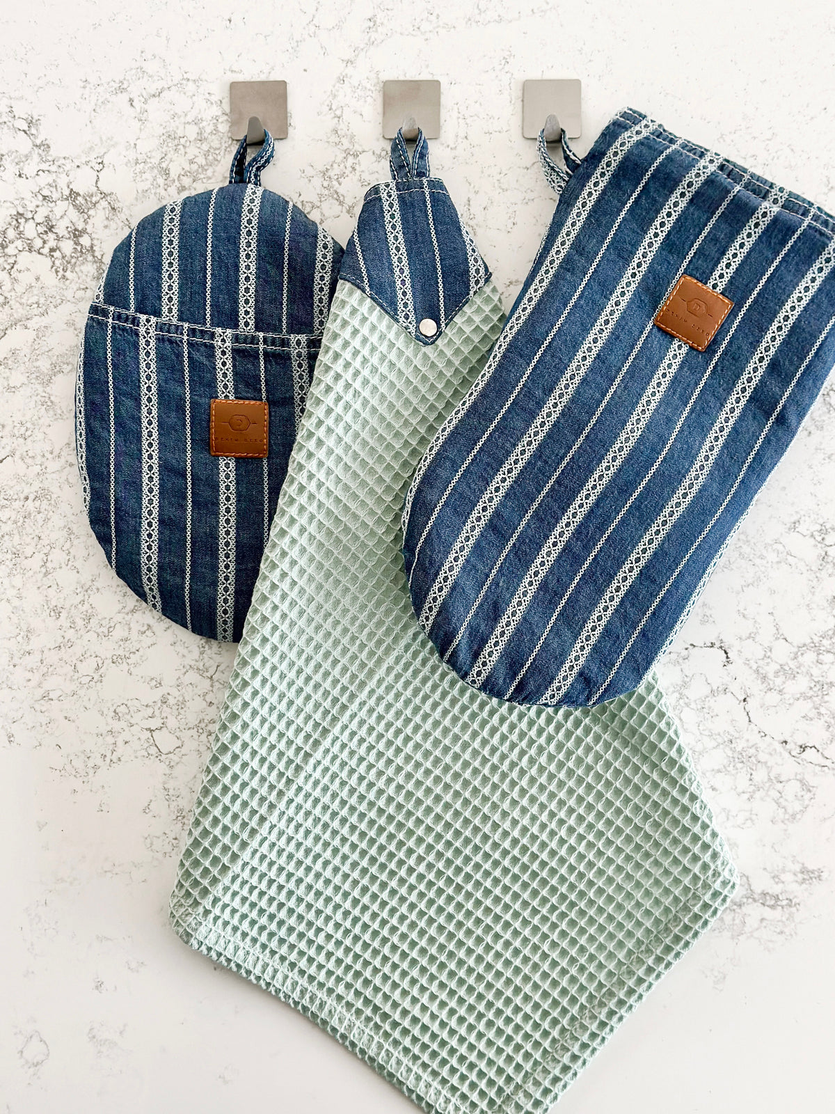 Linen & Denim Kitchen Set – Apron, Oven Mitt, Pot Holder & Towels