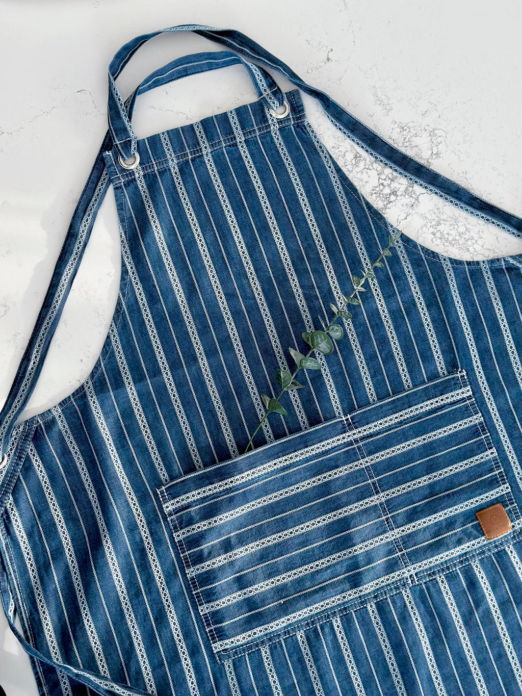 Linen & Denim Kitchen Set – Apron, Oven Mitt, Pot Holder & Towels