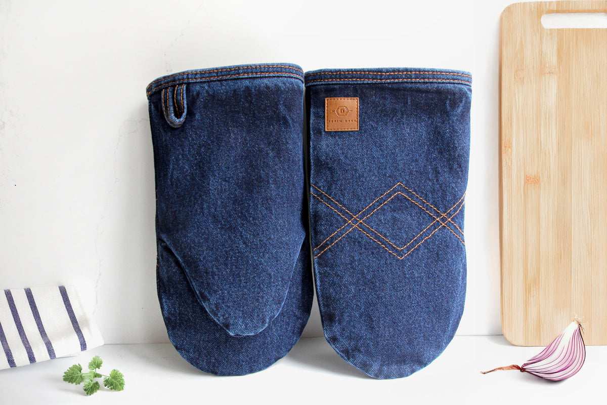 Denim Kitchen Gift Set – Apron, Oven Gloves & 3 Tea Towels