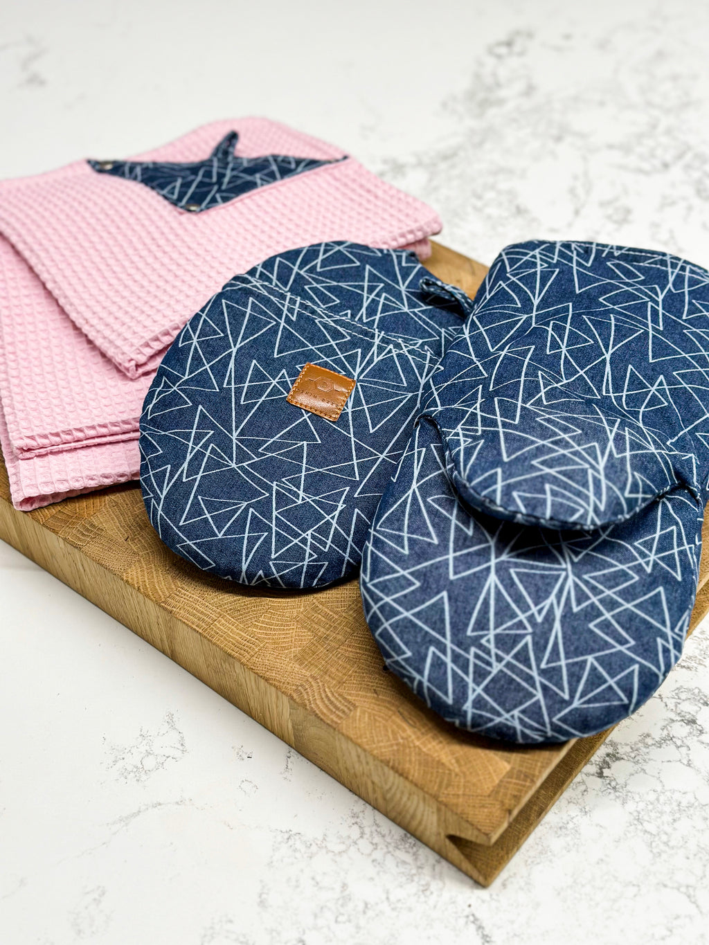 Kitchen Textile Set – Oven Mitt, Pot Holder & Hand Towels