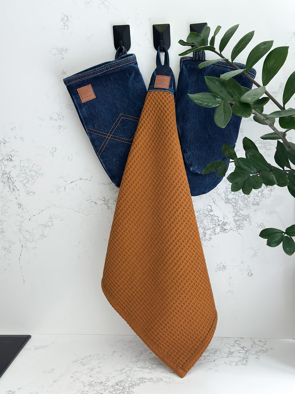 Denim Kitchen Set – Apron, Oven Mitts & 3 Hand Towels