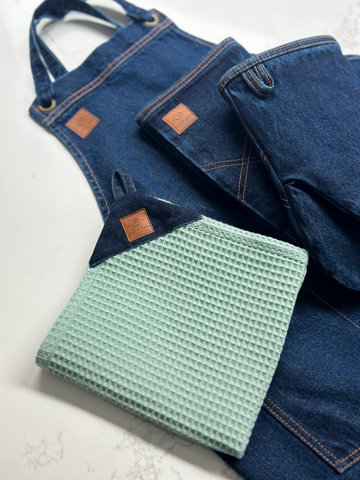 Denim Kitchen Gift Set – Apron, Oven Gloves & 3 Tea Towels